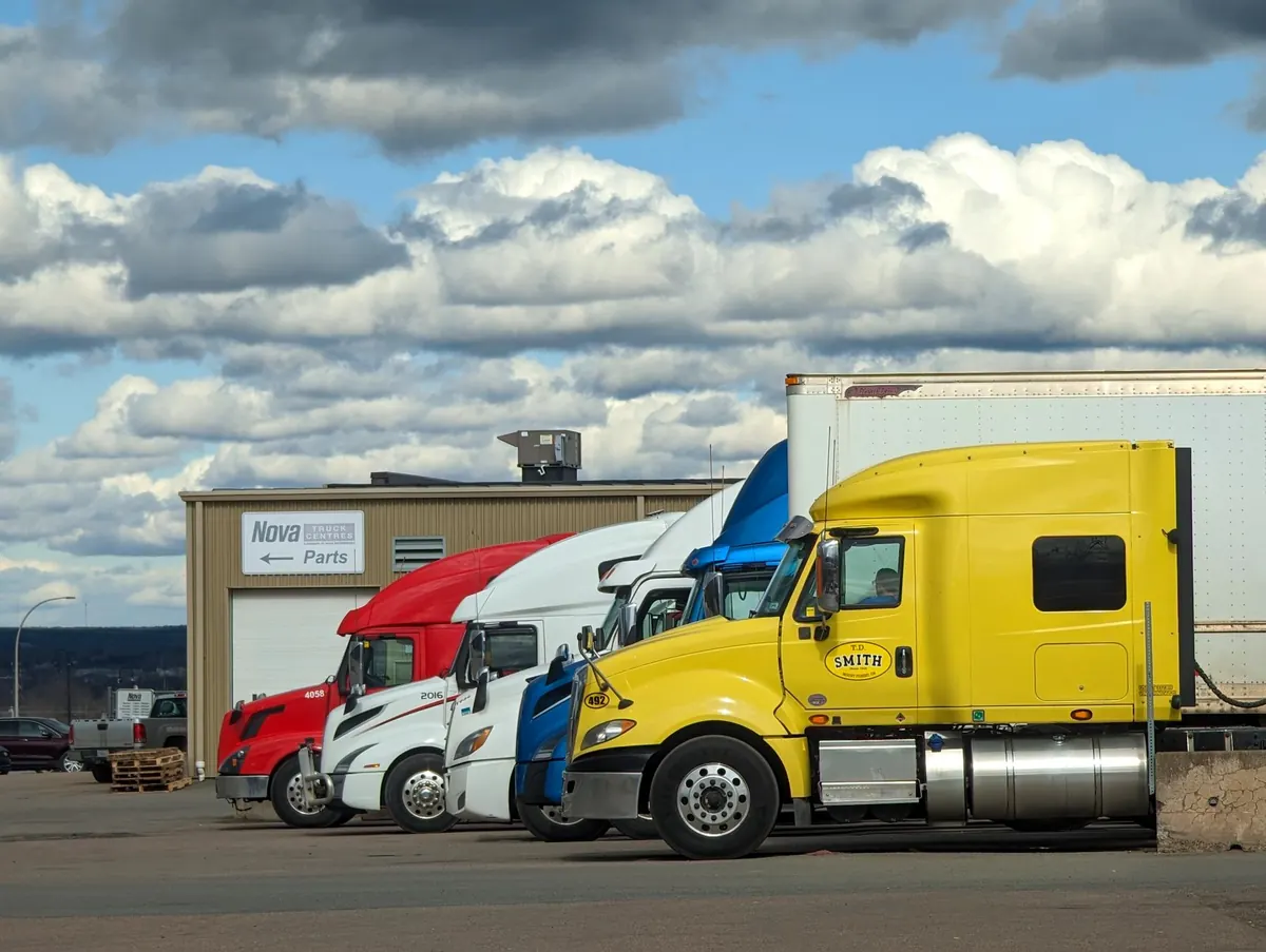 How to Build Your First 1:24 Scale Model Lorry Kit: A Beginner's Step-by-Step Guide